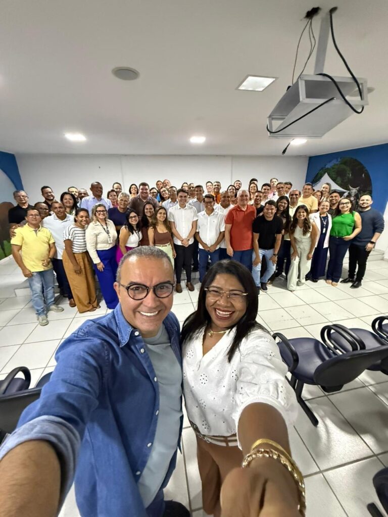 PREFEITA NILDA REÚNE VEREADORES E ALIADOS POLÍTICOS PARA DECLARAR APOIO A KELPS LIMA PARA DEPUTADO FEDERAL