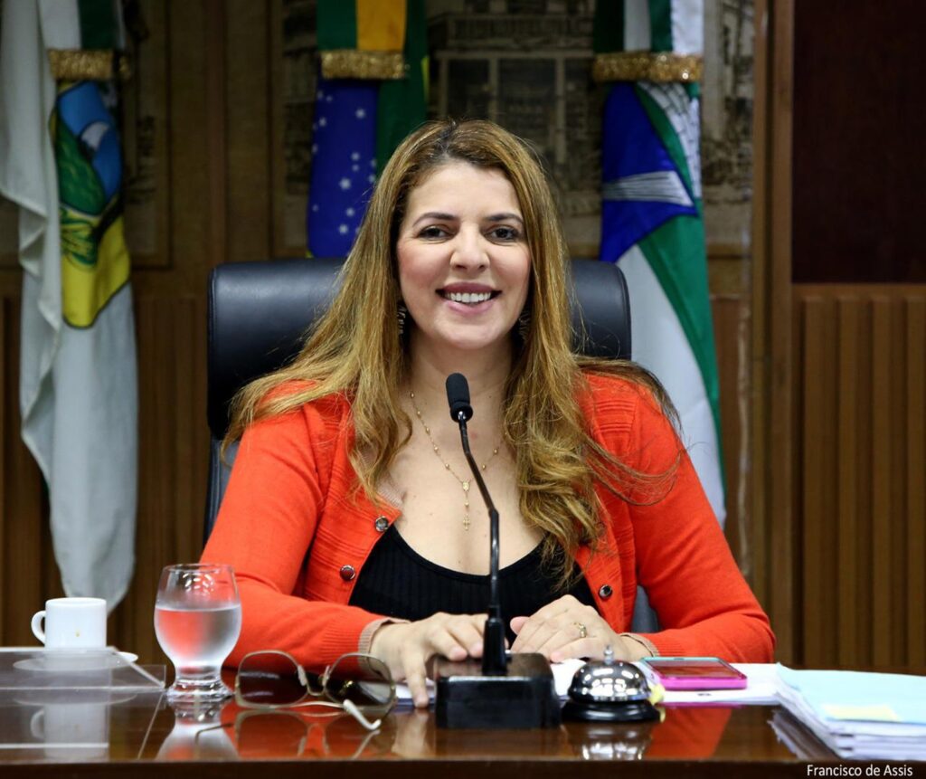 NINA SOUZA CONFIRMA SAÍDA DO UNIÃO BRASIL E REFORÇA CANDIDATURA, NAS ELEIÇOES: “PÁGINA VIRADA”